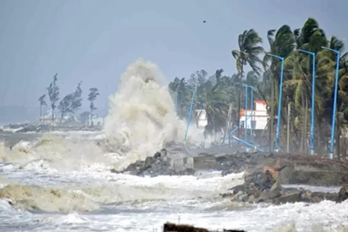 உருவானது அர்னாப் புயல்... கடற்கரை பகுதிகளில் கடும் கடல் சீற்றம்! கடலுக்குச் செல்லாத மீனவர்கள்